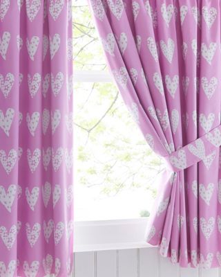 Girls' pink heart print curtains